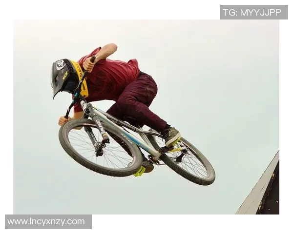 南京与成都极限运动队赛后复盘分析团队意识与战术执行的对比