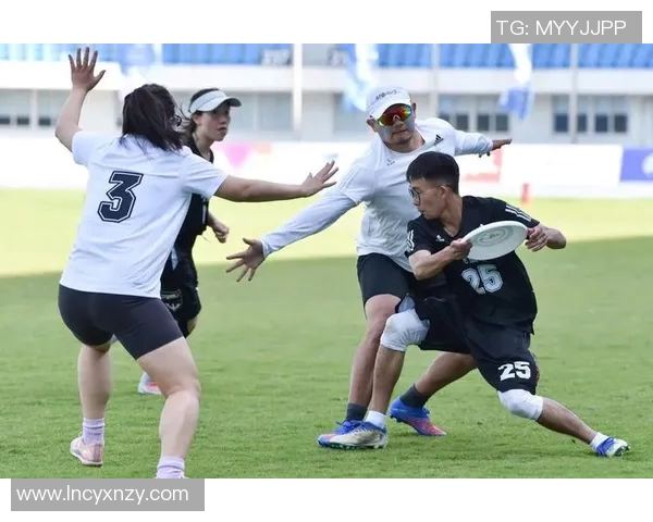 南京飞盘队荣登全国飞盘战术排行榜第三名展现实力与团队合作精神