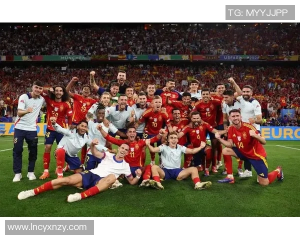 木里斯与西班牙中央队的精彩对决揭示足球战术与团队合作的魅力