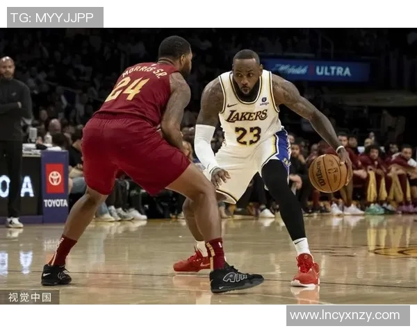 湖人对阵骑士精彩直播回顾11月22日比赛全程分析与亮点集锦