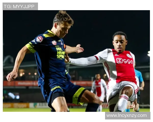 里尔与阿贾克斯激战正酣比分揭晓精彩瞬间回顾