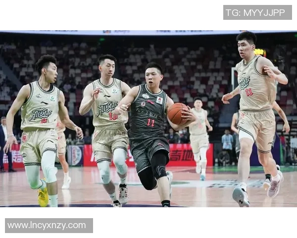 吴冠希的篮球之路：从青涩少年到CBA明星的奋斗历程与成长故事