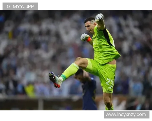 马丁内斯的传奇人生与职业生涯探索：从足球场到人生舞台的精彩旅程