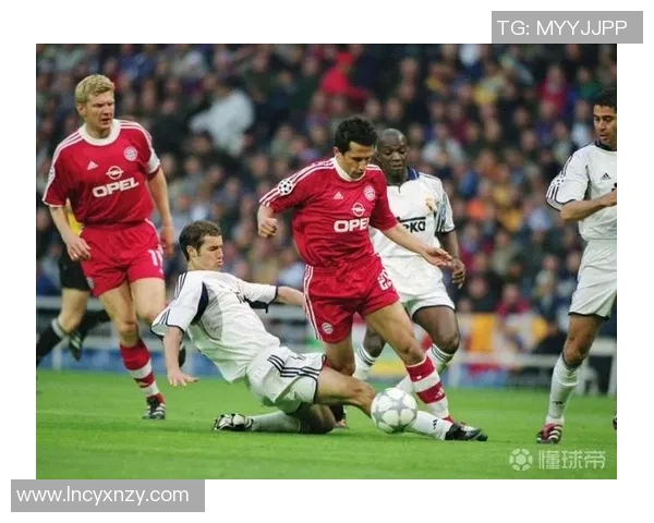 拜仁与皇马激情对决全场直播精彩瞬间回顾与分析 拜仁与皇马激情对决全场直播精彩瞬间回顾与分析