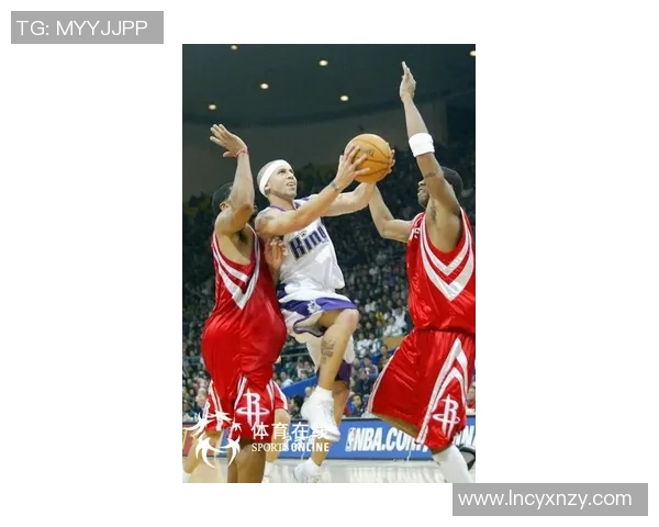 火箭队与国王队激战正酣2月7日精彩对决引发球迷热议