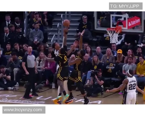 掘金与奇才激战正酣2月18日精彩对决引发球迷热议 掘金与奇才激战正酣2月18日精彩对决引发球迷热议